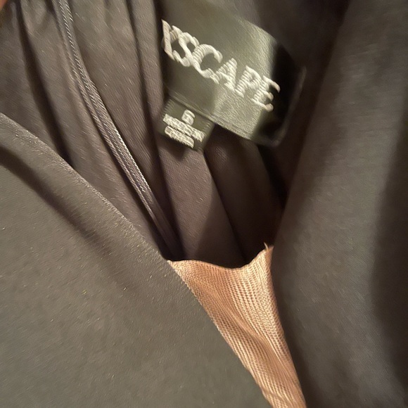 Xscape Plunge Prom Dress - Picture 8 of 10